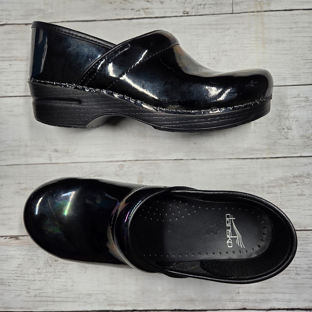 Dansko Professional Clogs Oil Slick Iridescent Patent Leather Womens 40 Black